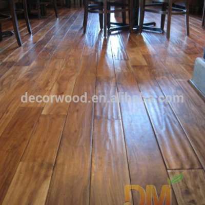 Handscraped ware surface design solid wood flooring for indoor usage